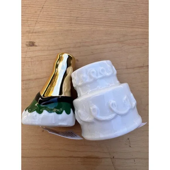 Cracker Barrel Wedding Cake Champagne Salt Pepper Shakers Set New - Picture 7 of 7